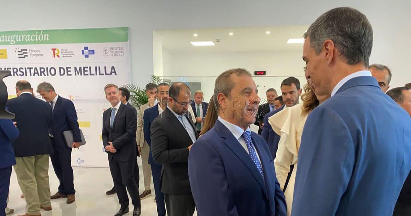 Alcoba entregó en mano a Pedro Sánchez la carta en la que le pide medidas "urgentes y estructurales"