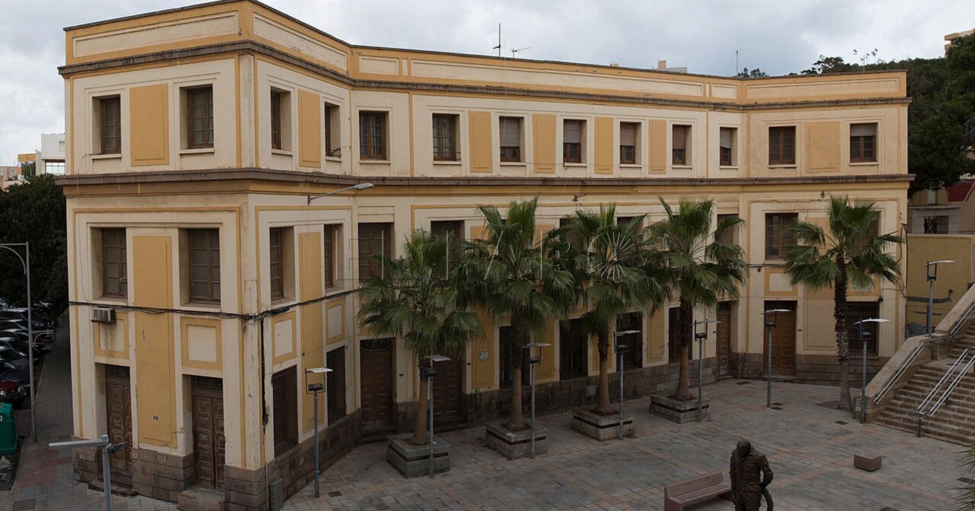 Imbroda ve un éxito las 700 solicitudes para su carrera de Ciencias de Datos e IA en UGR