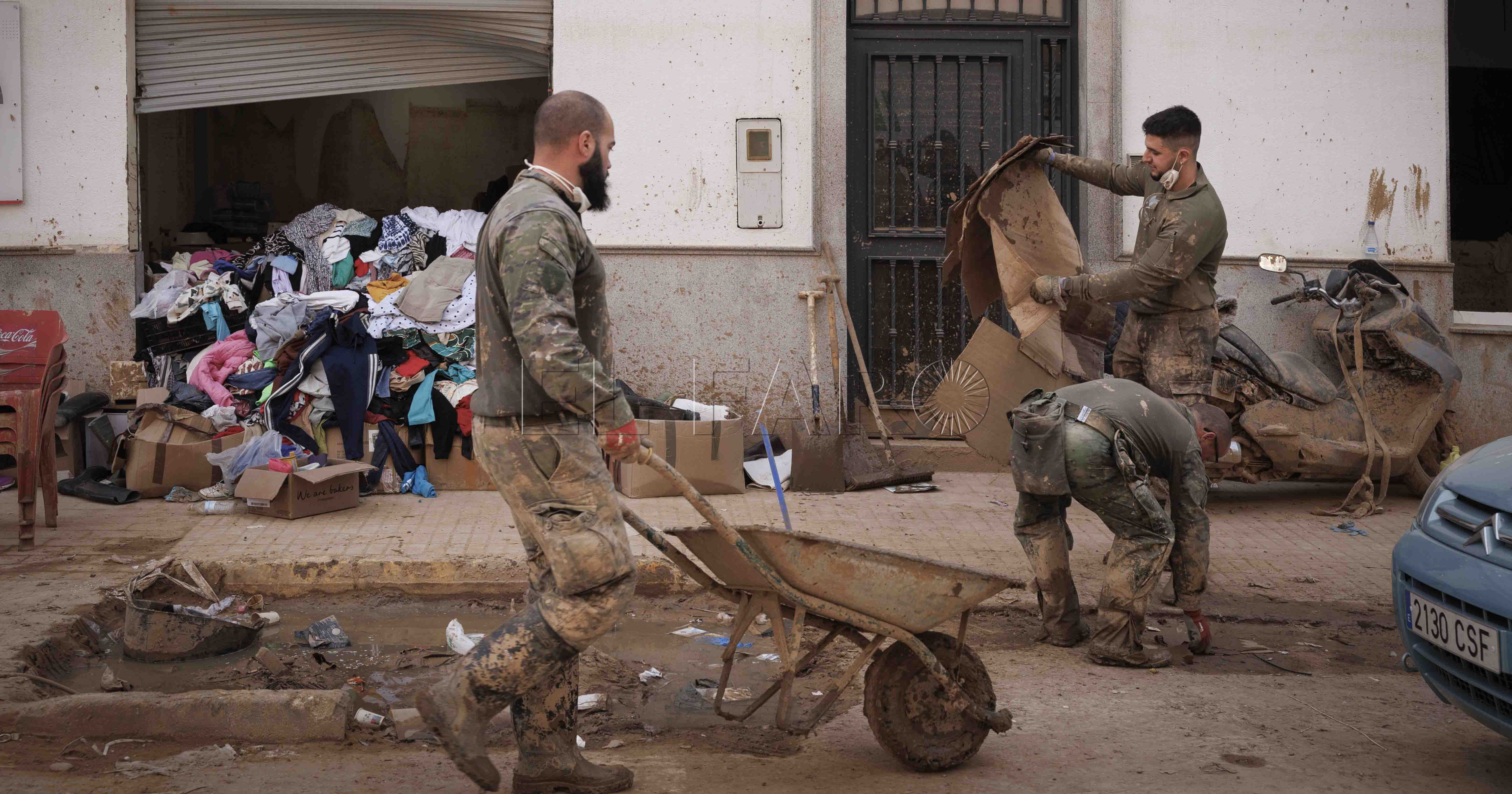 Militares ayudando tras la DANA de Valencia