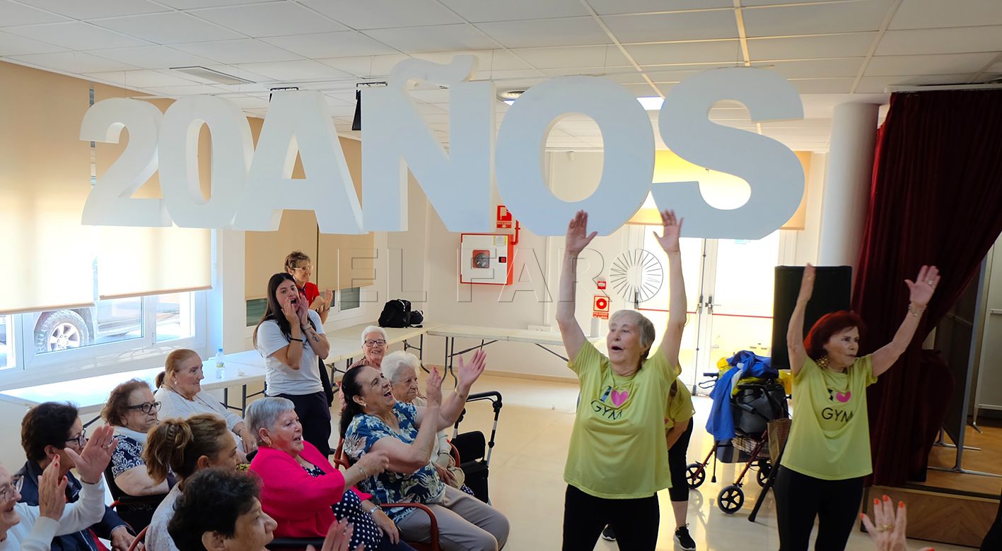 El arte no se jubila: las Aulas de Mayores celebran su final de curso a ritmo de baile y alegría