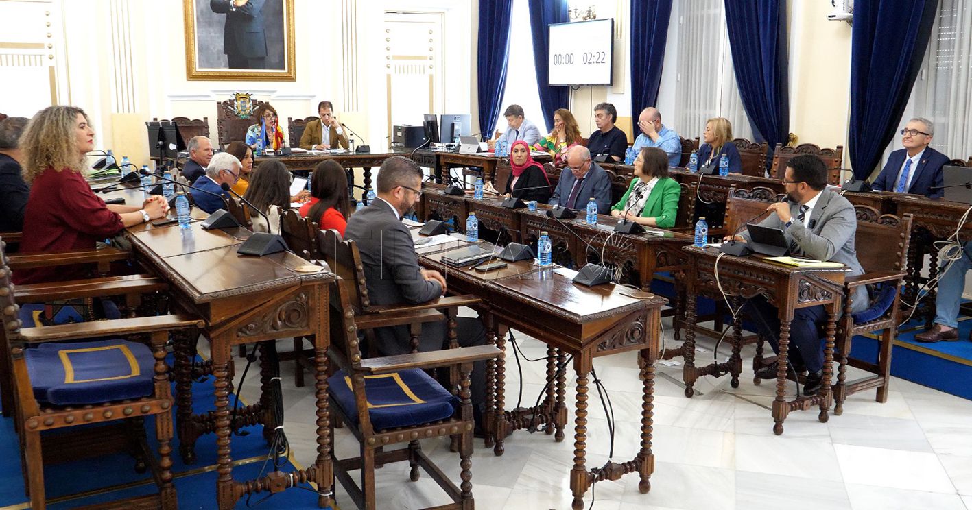 CpM preguntará sobre la gestión del agua y el modelo deportivo de la ciudad