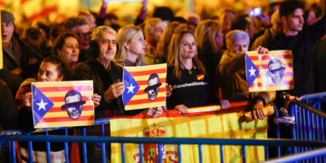 Protestas en Ferraz contra la Ley de Amnistía. EFE
