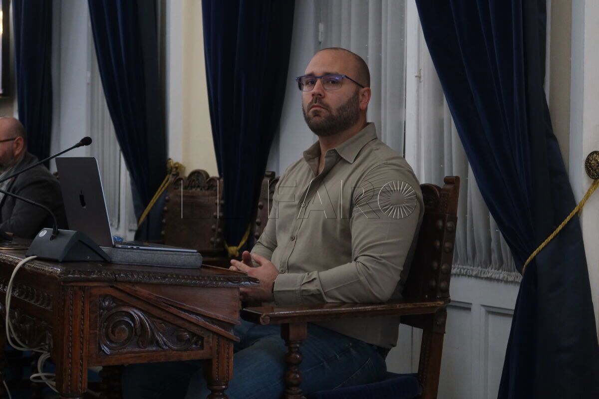 Imbroda sobre la mejora de la conectividad aérea: “Hacemos lo que podemos”