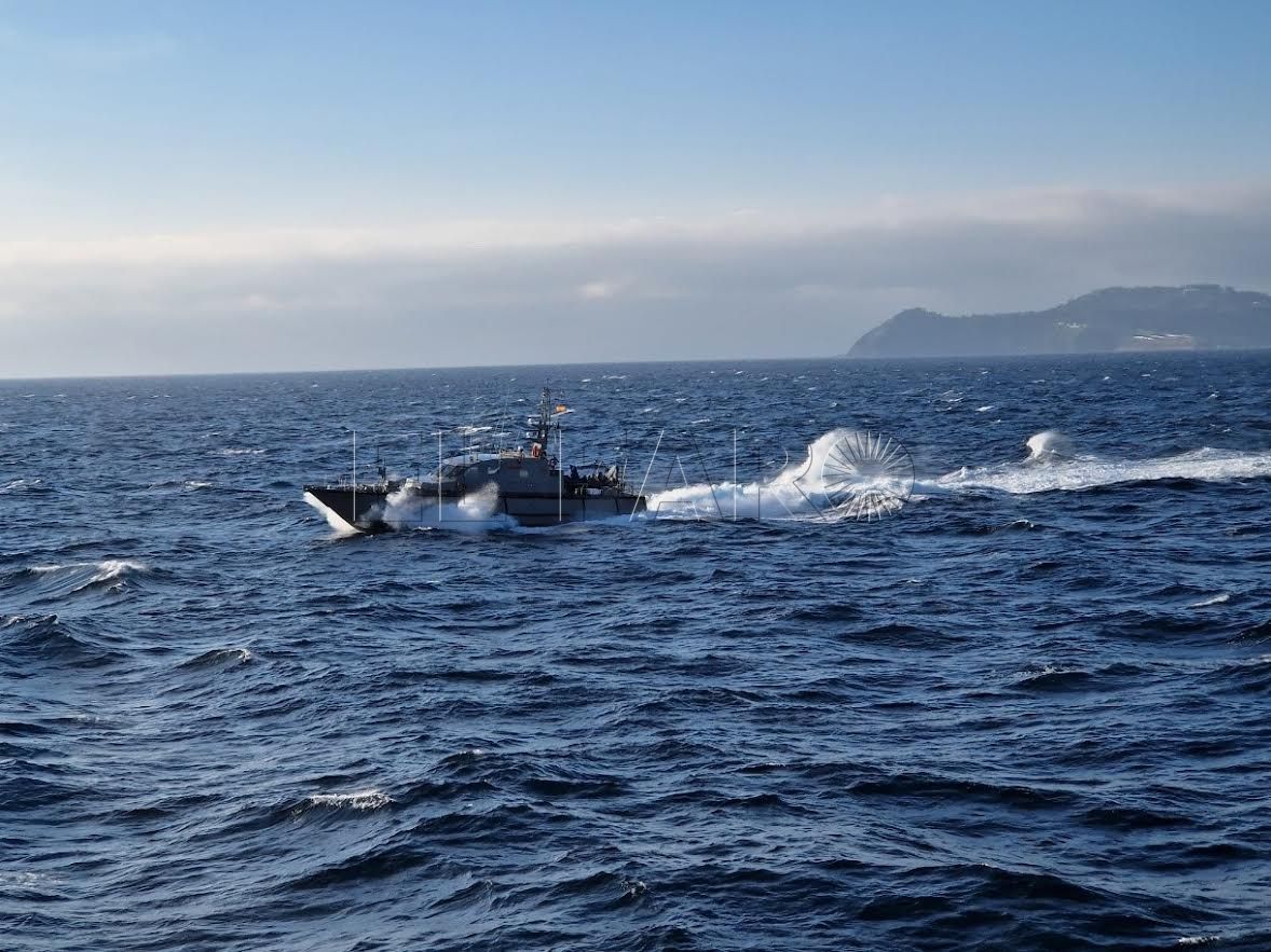 El Patrullero 'Isla de León' despliega vigilancia marítima en el Estrecho y mar de Alborán