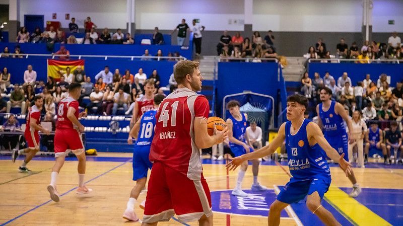 Javi Bosch renueva con el Enrique Soler y se vincula con el Melilla BC