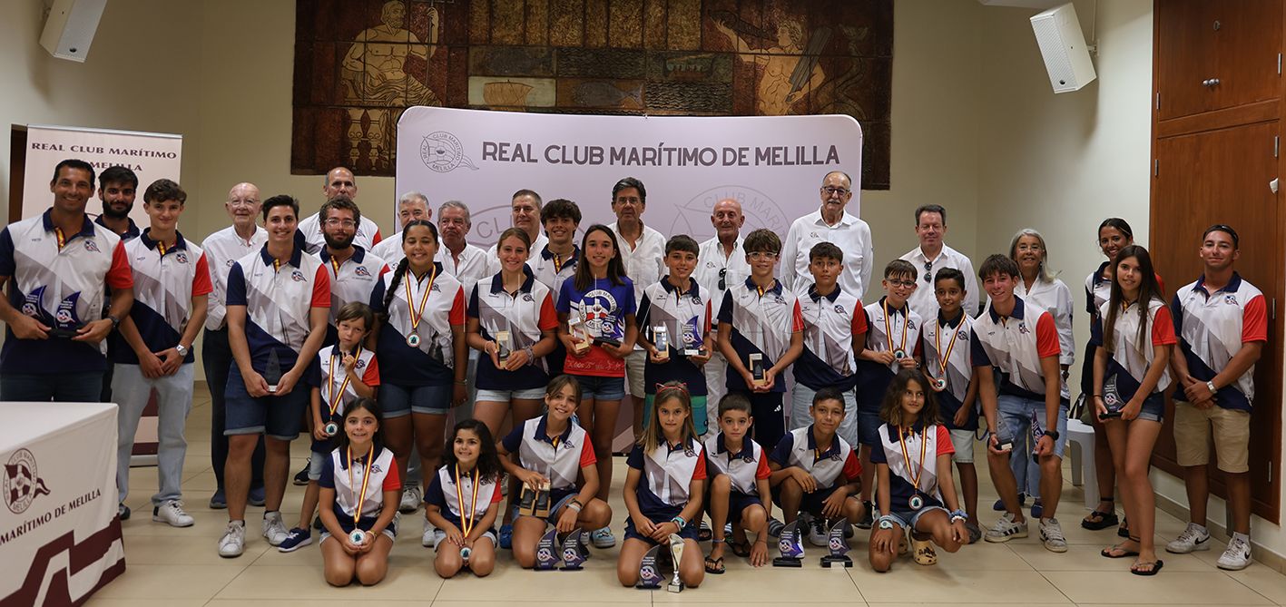 El Real Club Marítimo clausura sus actividades Virgen del Carmen