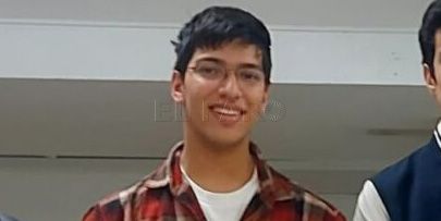 Un joven de bata blanca y alma poética: Narayan Cortés publica su primer libro, Puerta a la Disección