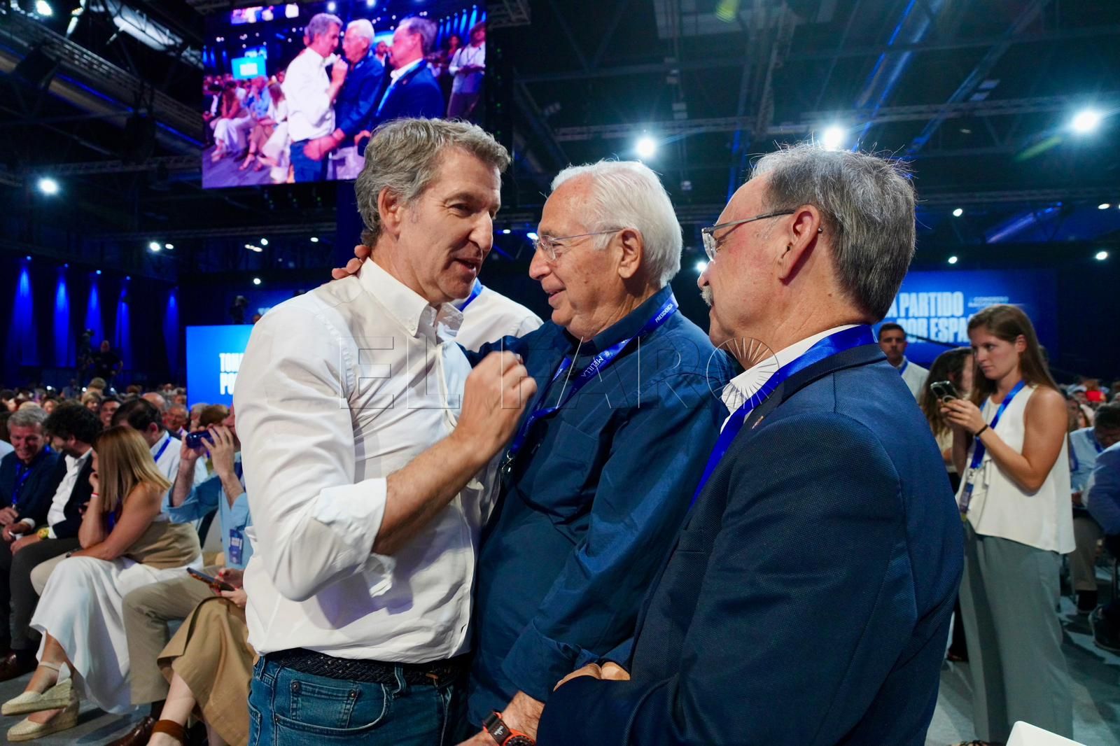 Imbroda felicita a Feijóo por su reelección y asegura que el PP “retomará el rumbo de España”