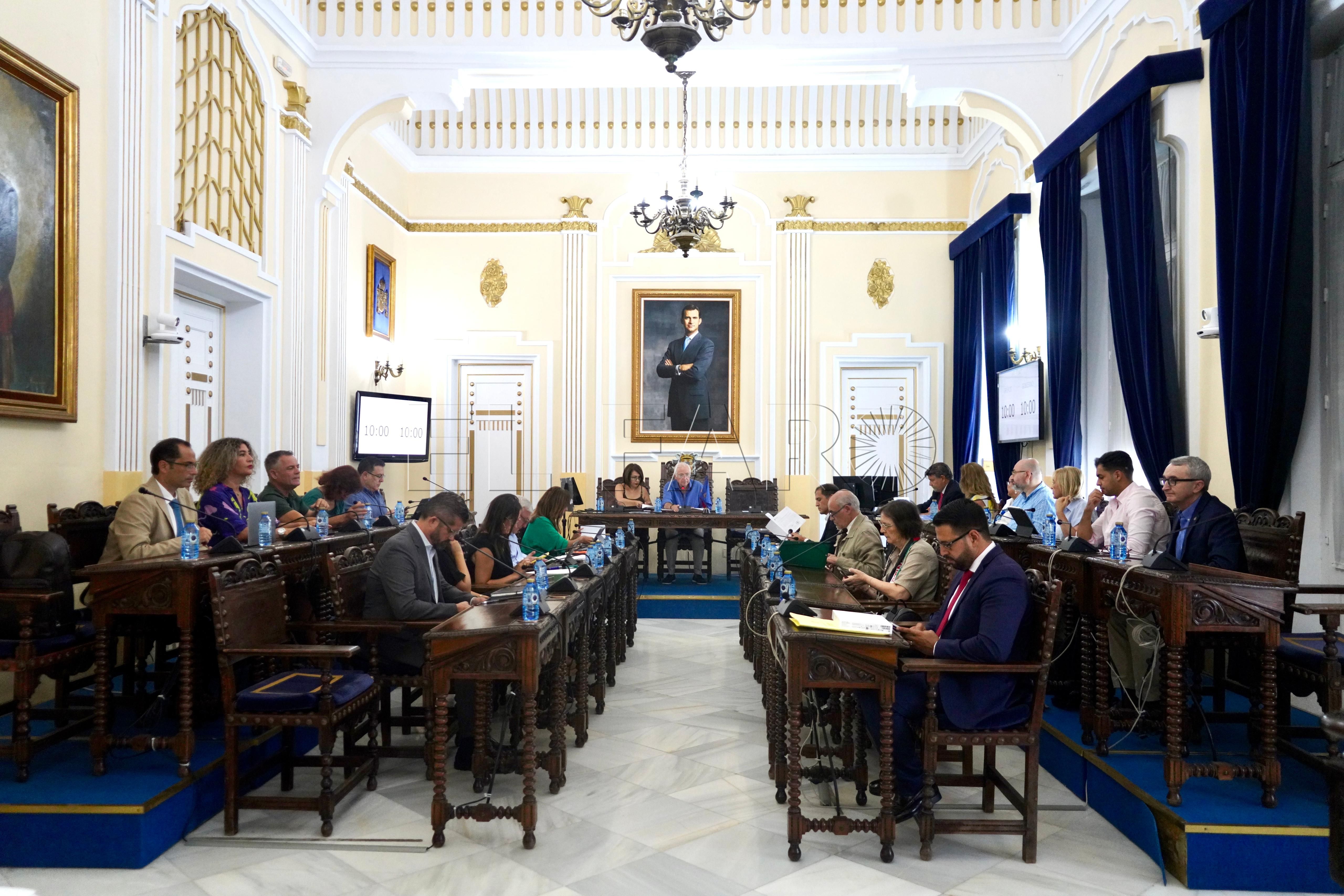 El Pleno de la Asamblea finaliza con tensión y acusaciones