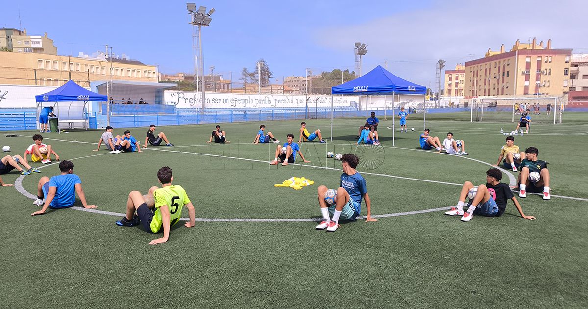 Éxito del campus de fútbol 'frestyle' en el campo del Tesorillo