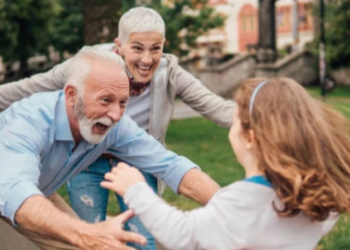 El Día de los Abuelos recuerda y honra a quienes cuidan con ternura y sabiduría