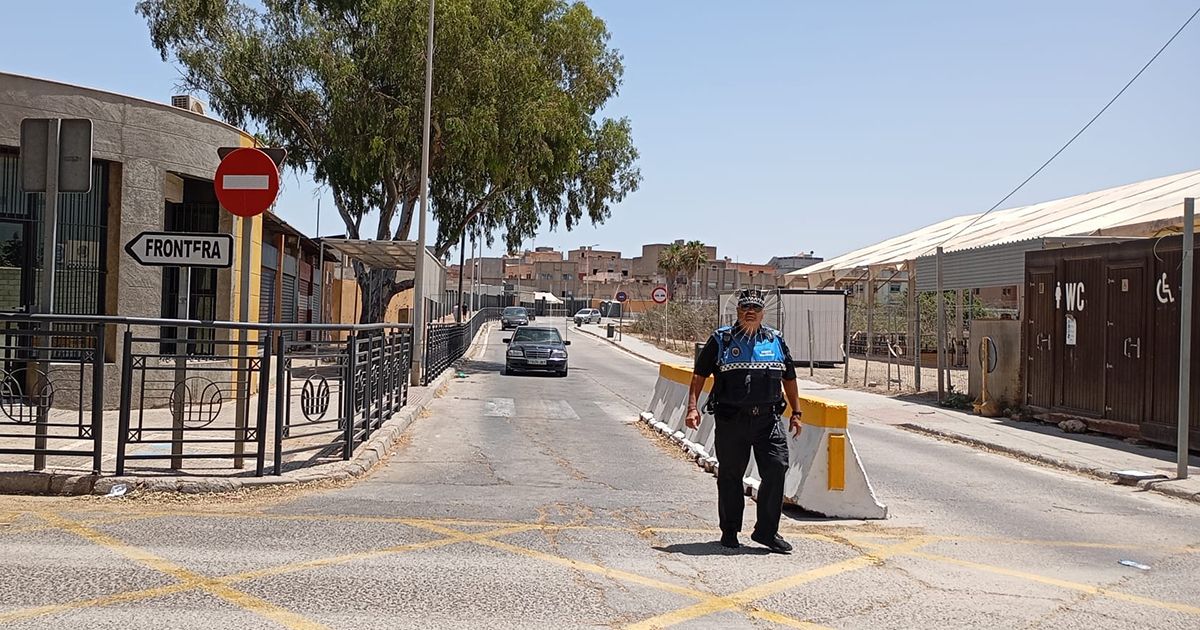 Un día cualquiera a pie en la frontera de Beni Enzar