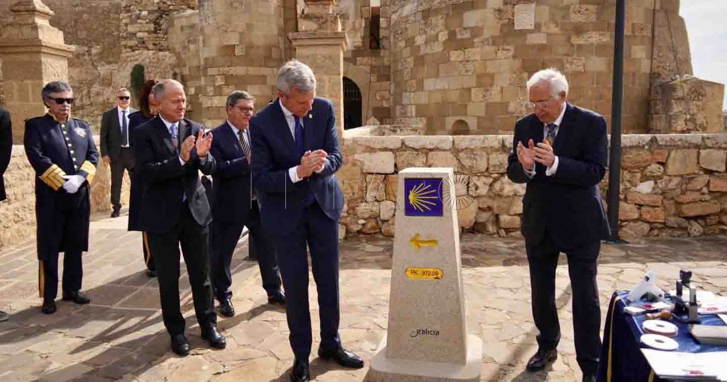 Momento de la inauguración del hito kilométrico