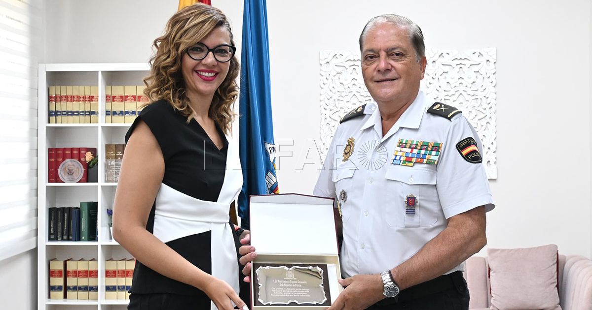 Moh se despide del Jefe Superior de Policía