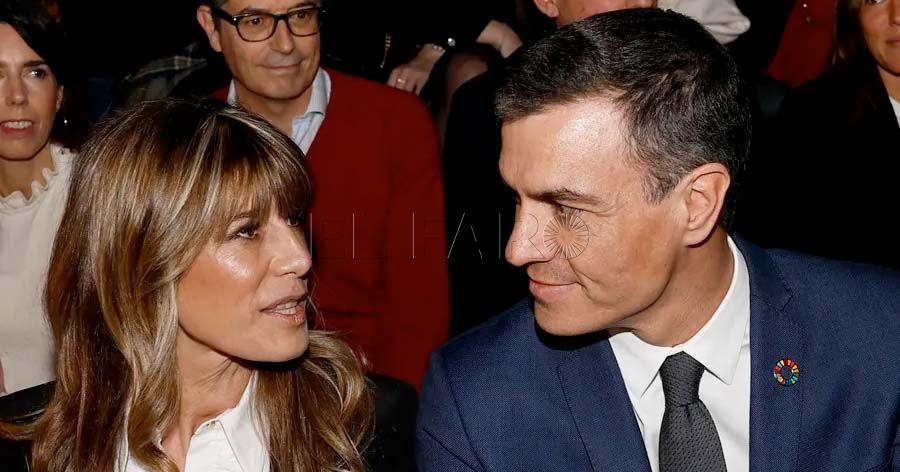 Pedro Sánchez junto a Begoña Gómez