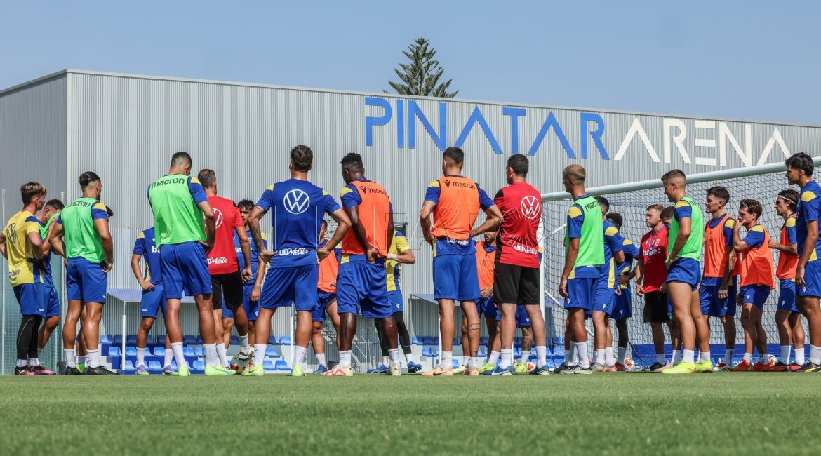 La UD Melilla inicia su stage de pretemporada en el Pinatar Arena