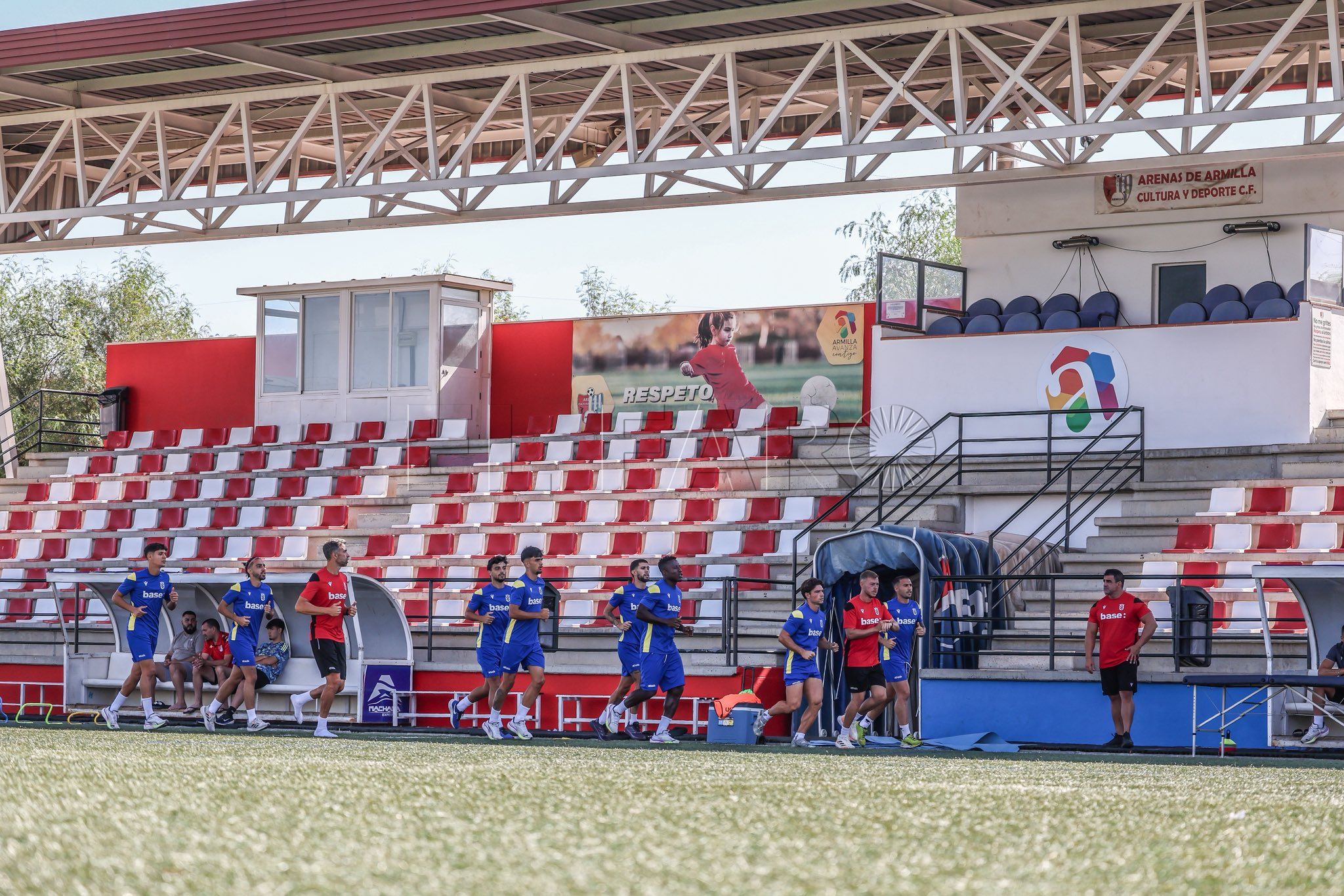 Sesión de entrenamiento en las instalaciones del Arenas de Armilla