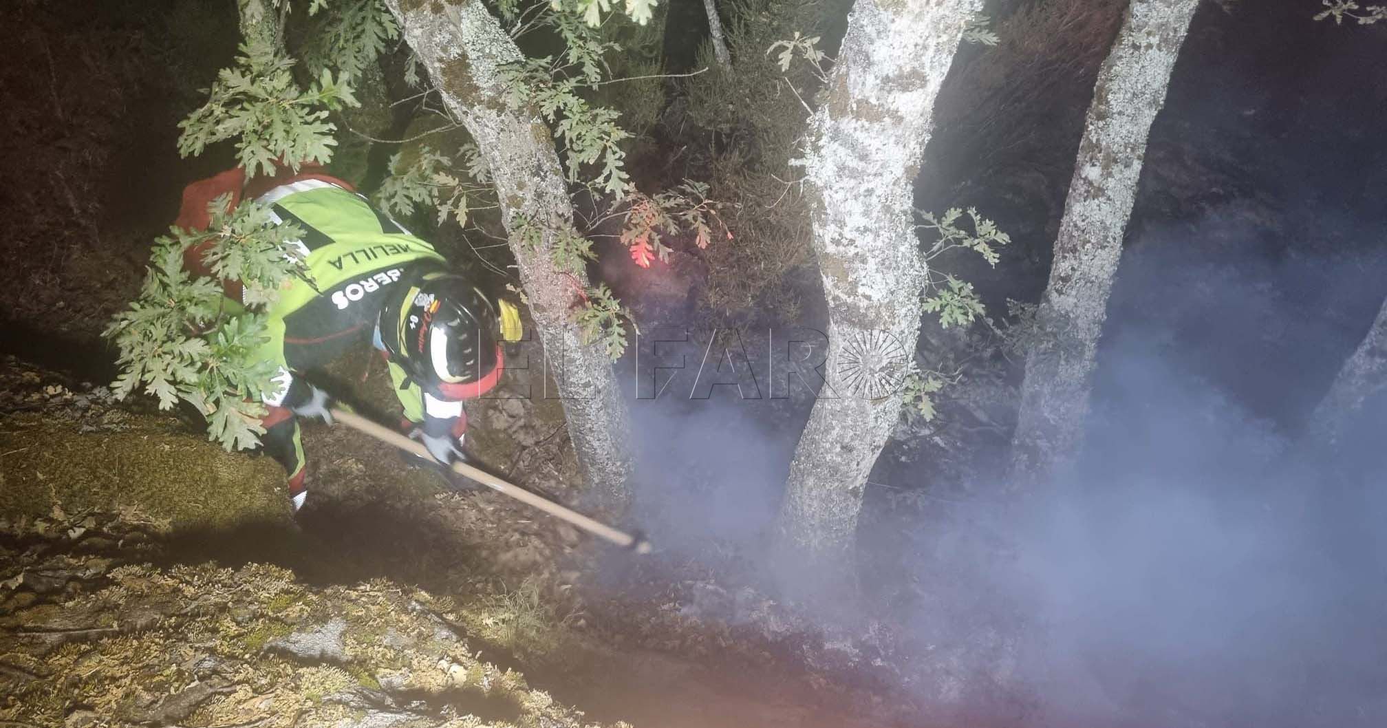 Bombero de Melilla en plena faena