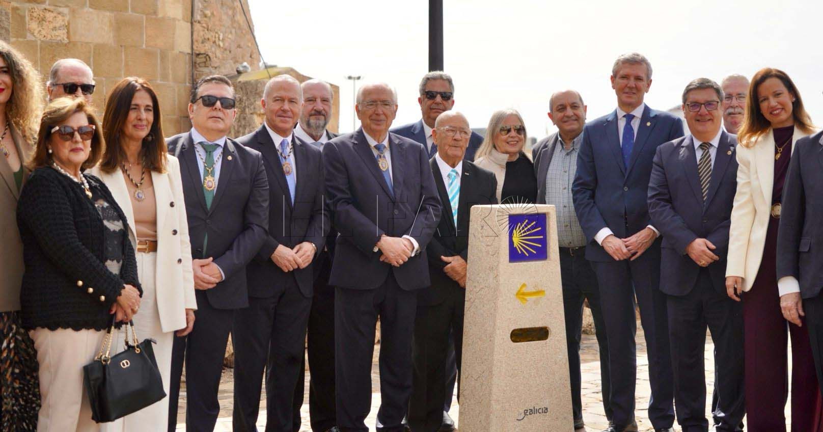 Momento de la inauguración del hito kilométrico