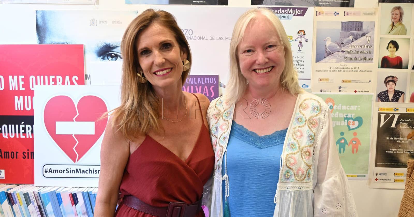 Laura Segura junto a la directora de Fiet