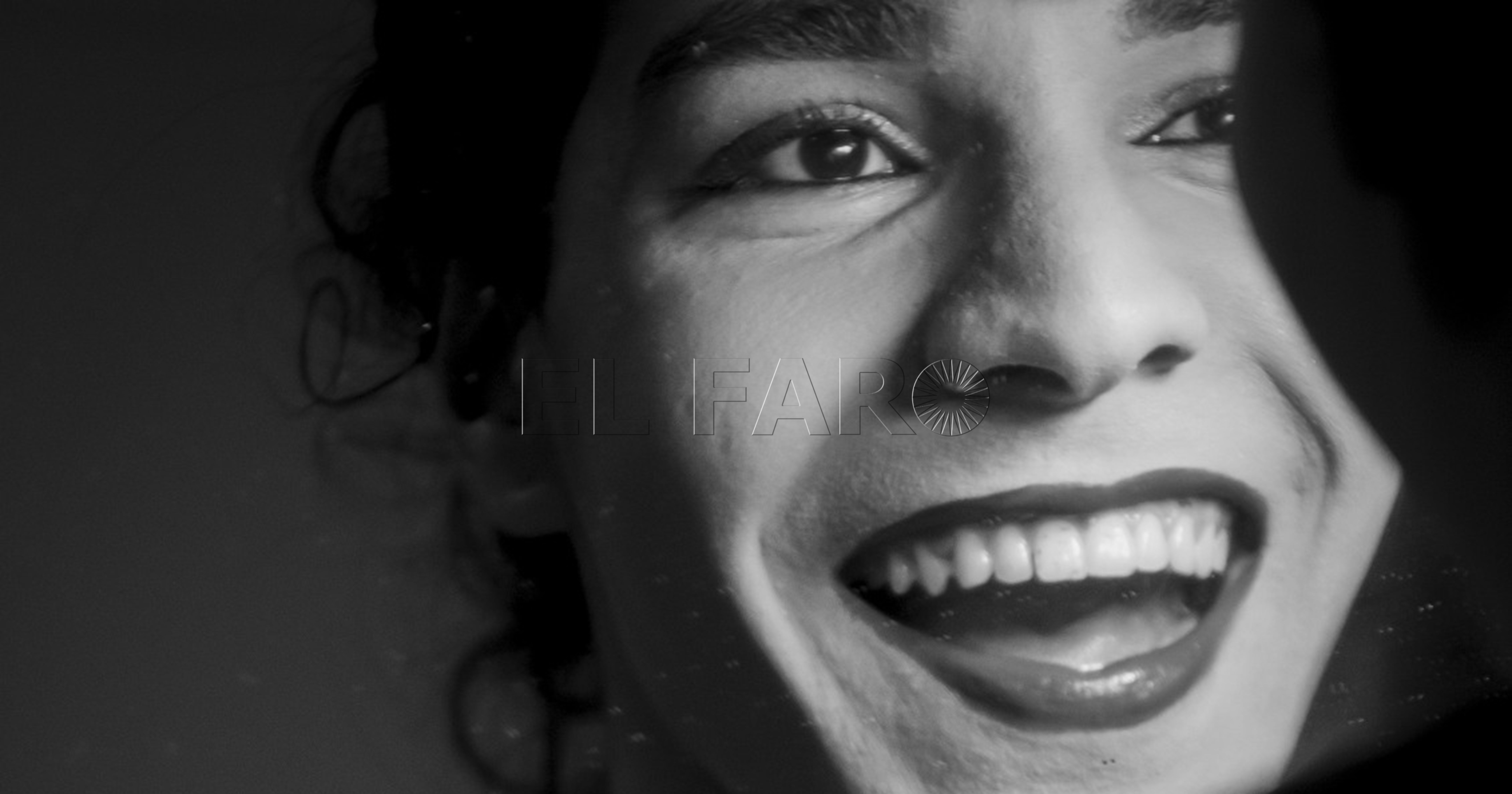 Retratos de heridas y sonrisas de una mujer transgénero