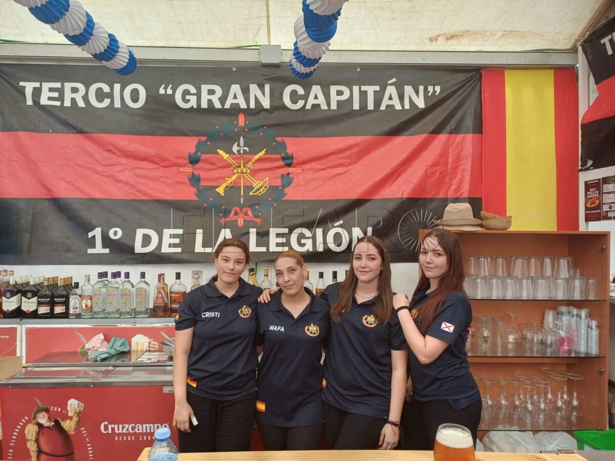 La caseta de la Hermandad de Legionarios triunfa con precios económicos y ambiente familiar