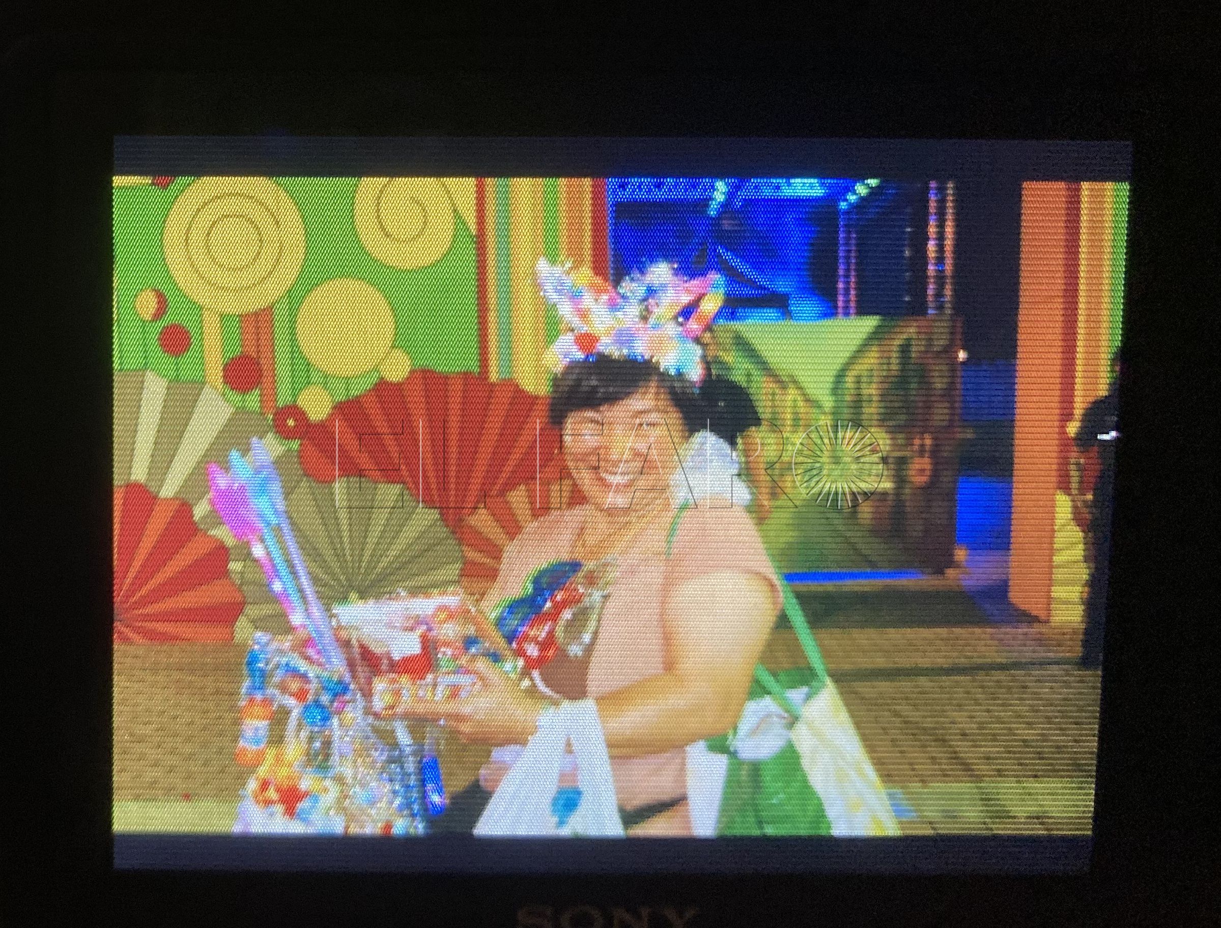 La reina de las bombillas de colores vuelve encuentra en la Feria de Melilla su paraíso ambulante