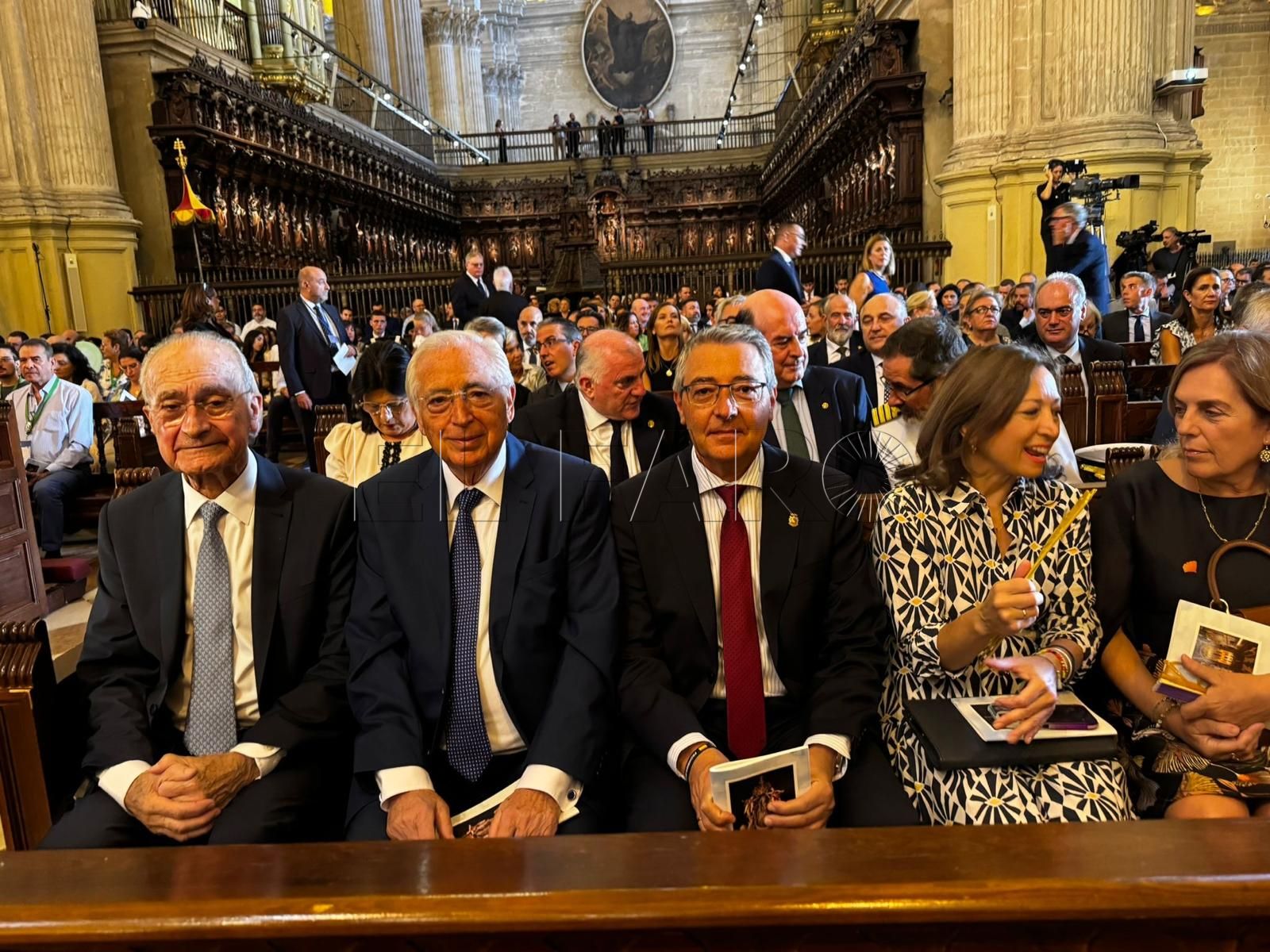 Imbroda asiste a la toma de posesión del nuevo obispo de la diócesis de Málaga