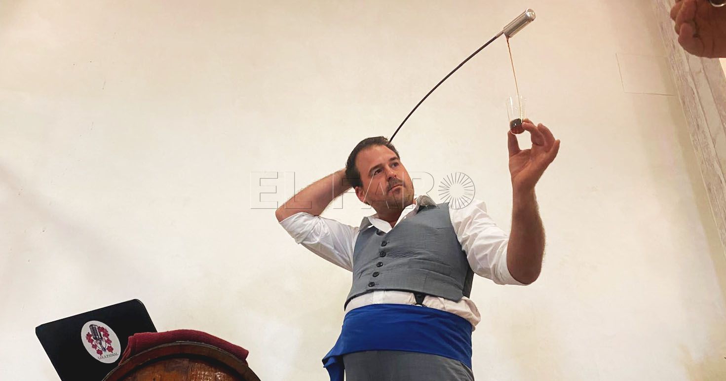 Vino, tradición y cercanía: la historia de un melillense con alma de venenciador