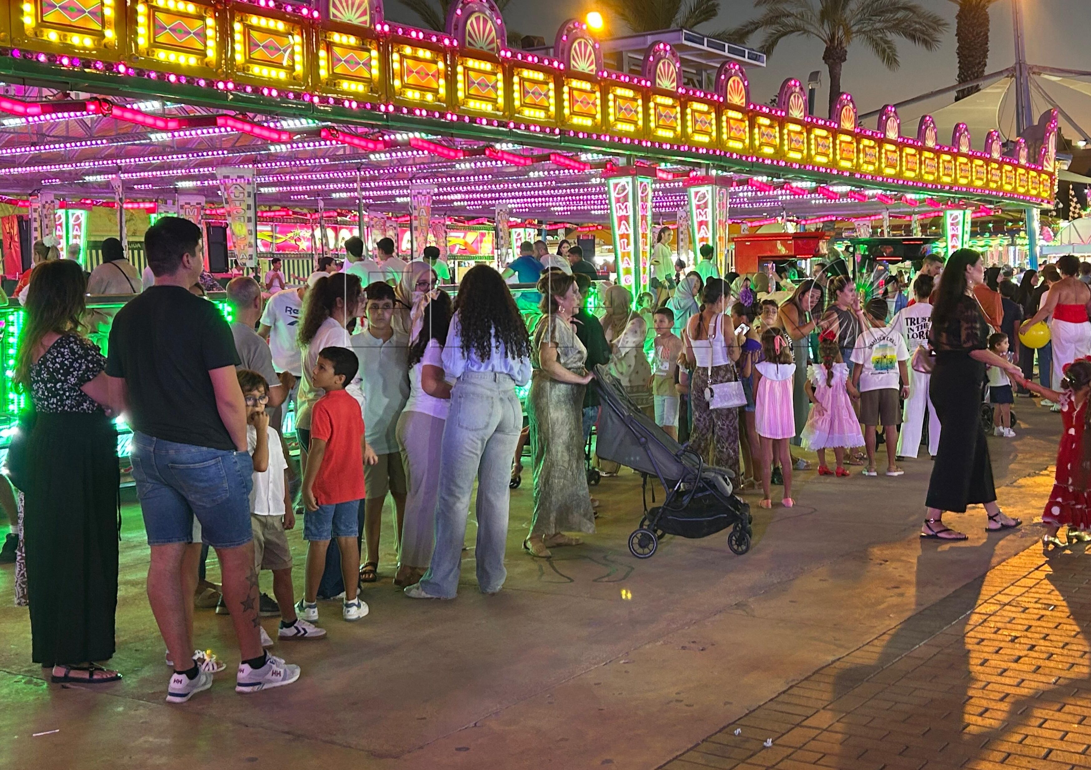 Largas colas en la Feria de Melilla por el Día de la Infancia