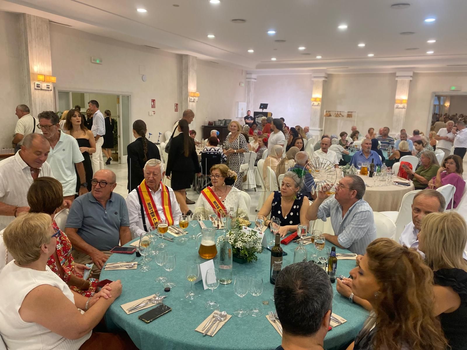 La Ciudad pasa momentos emotivos durante la merienda con sus Mayores