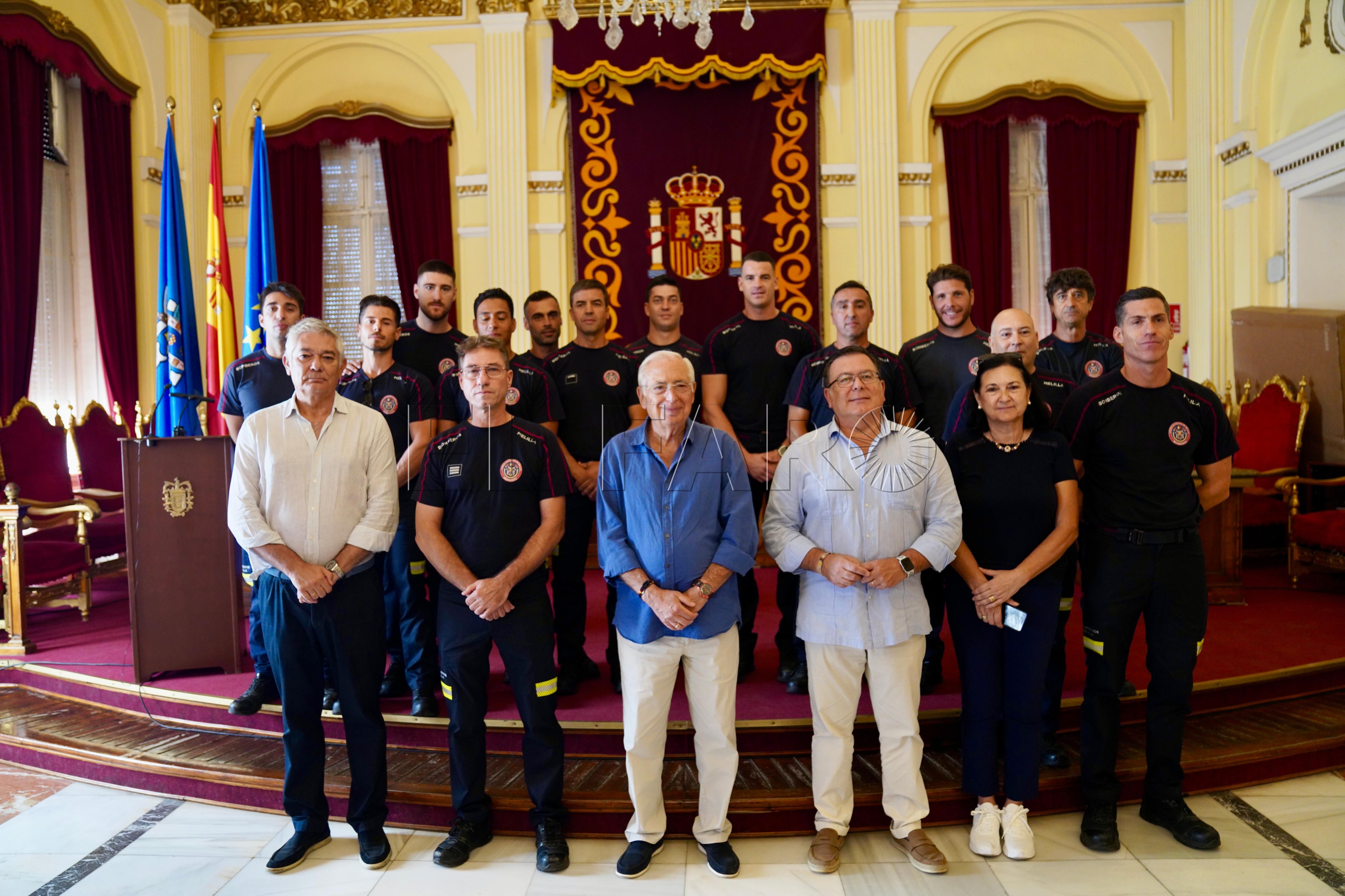 Melilla honra a sus bomberos tras su intervención en los grandes incendios del verano en Zamora