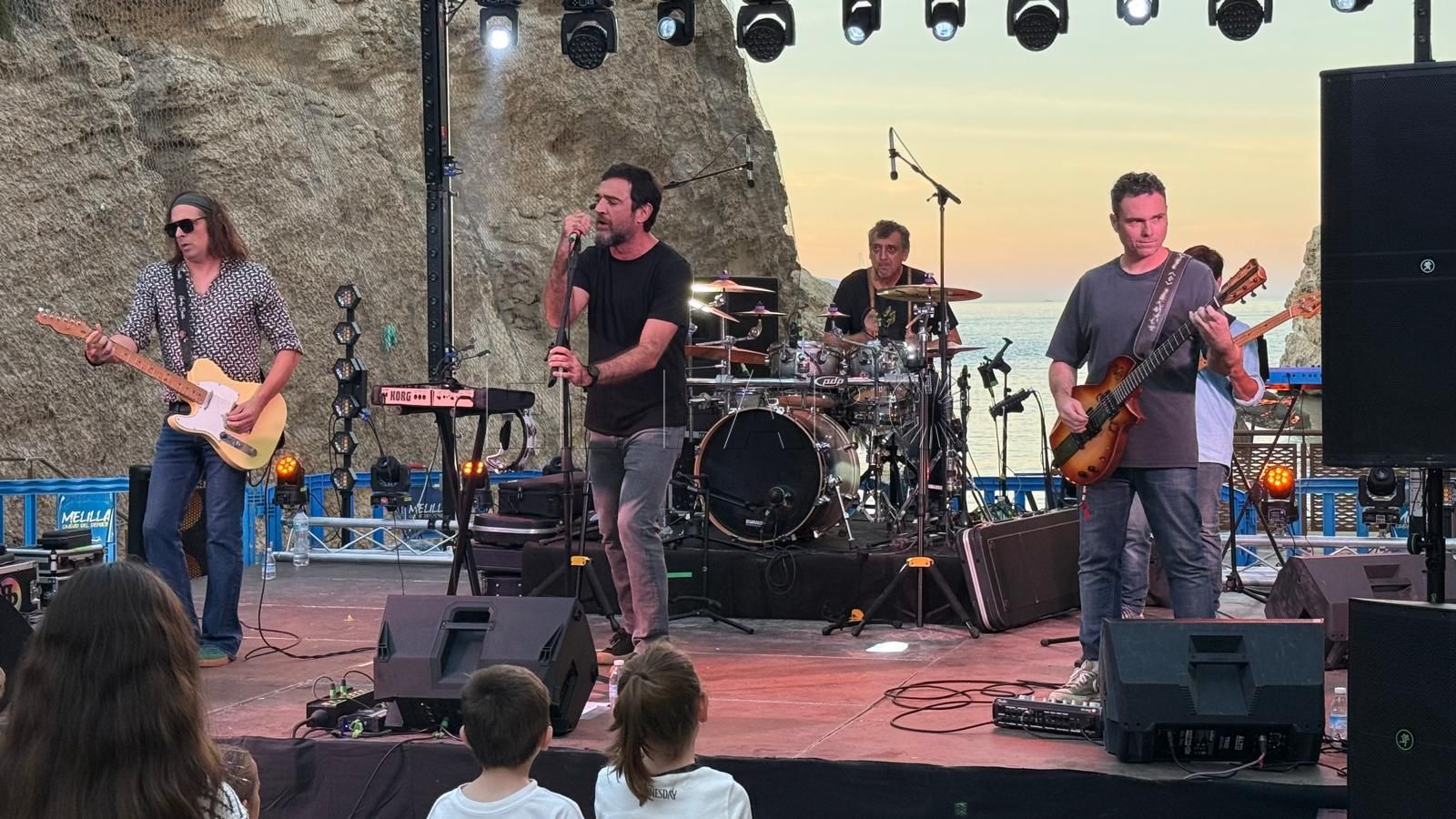 Parecidos Razonables y Náufragos Urbanos conquistan la Ensenada de los Galápagos