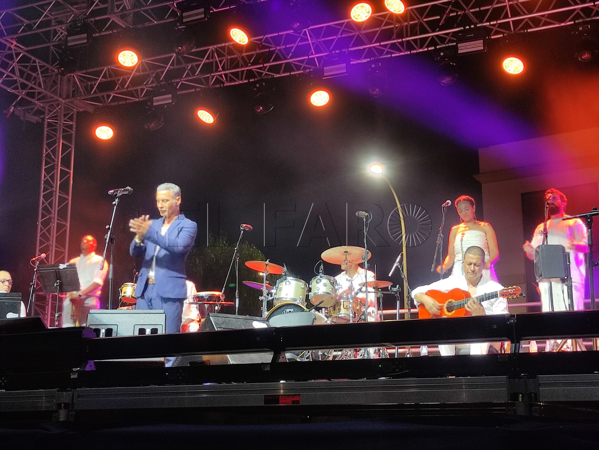 Pitingo cierra la programación de Música a la Luna entre aplausos