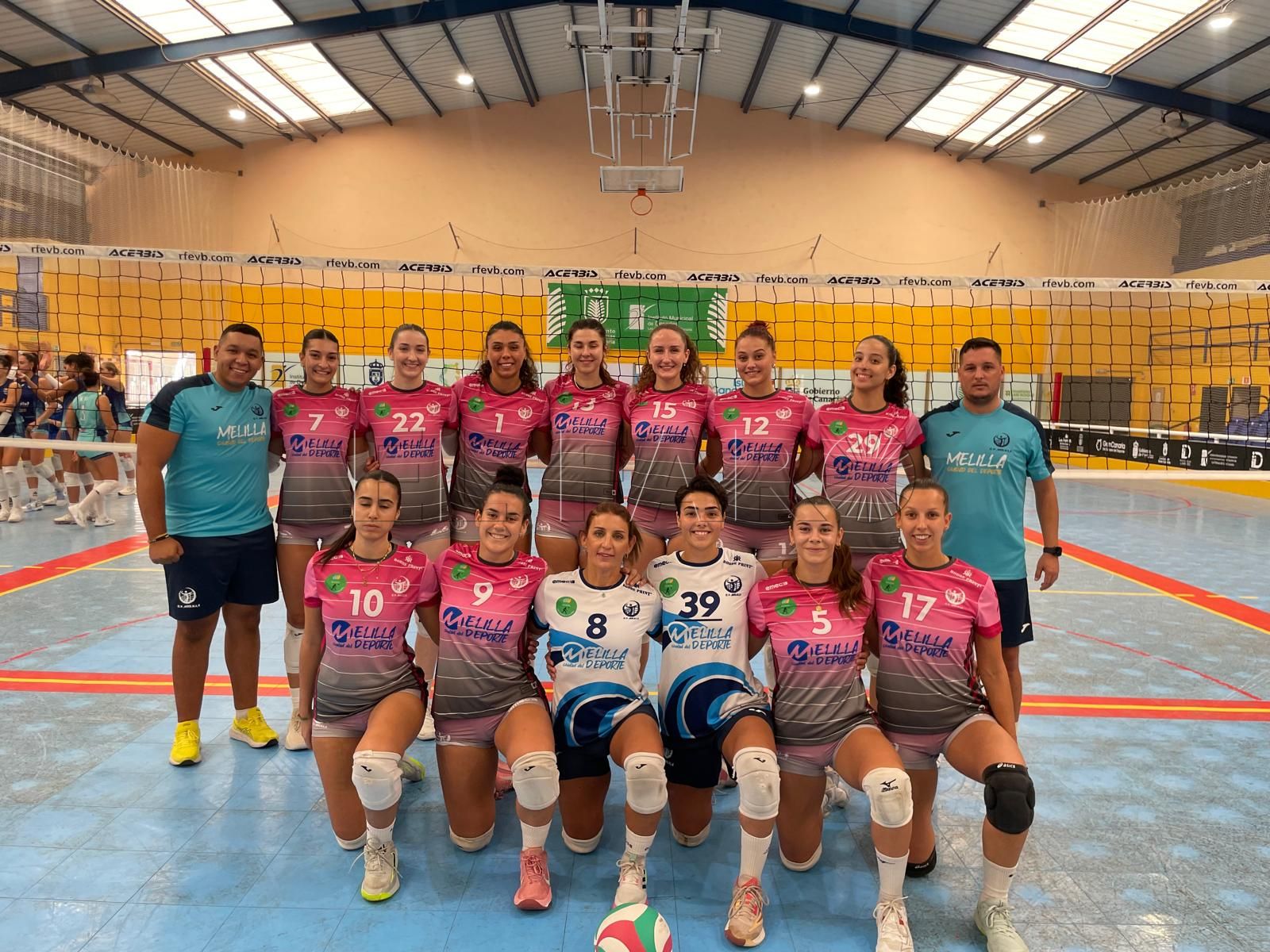 La escuadra femenina realiza un gran torneo en tierras canarias