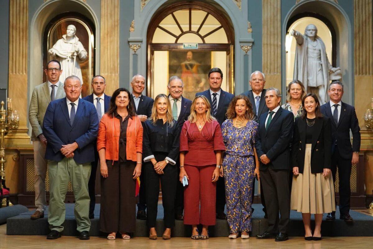 Isabel Moreno acusa al PSOE de “poner en jaque la bonificación del 75 % en materia de transporte”