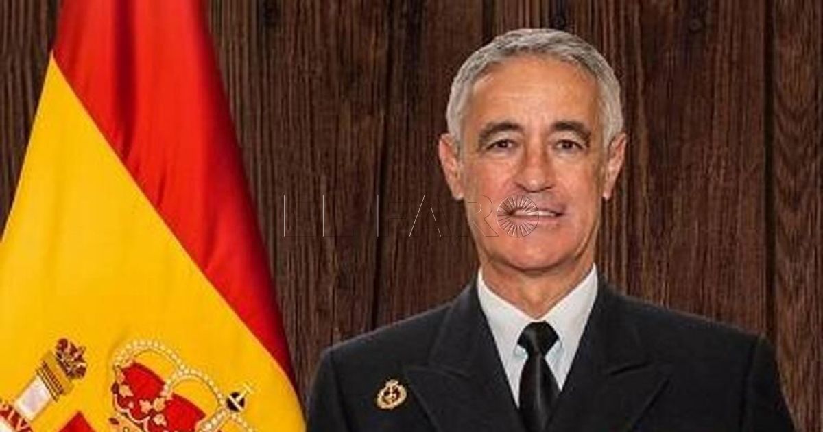 El jefe de la Armada a Vox: "No estamos para contener a los cayucos, sino para ayudarlos"