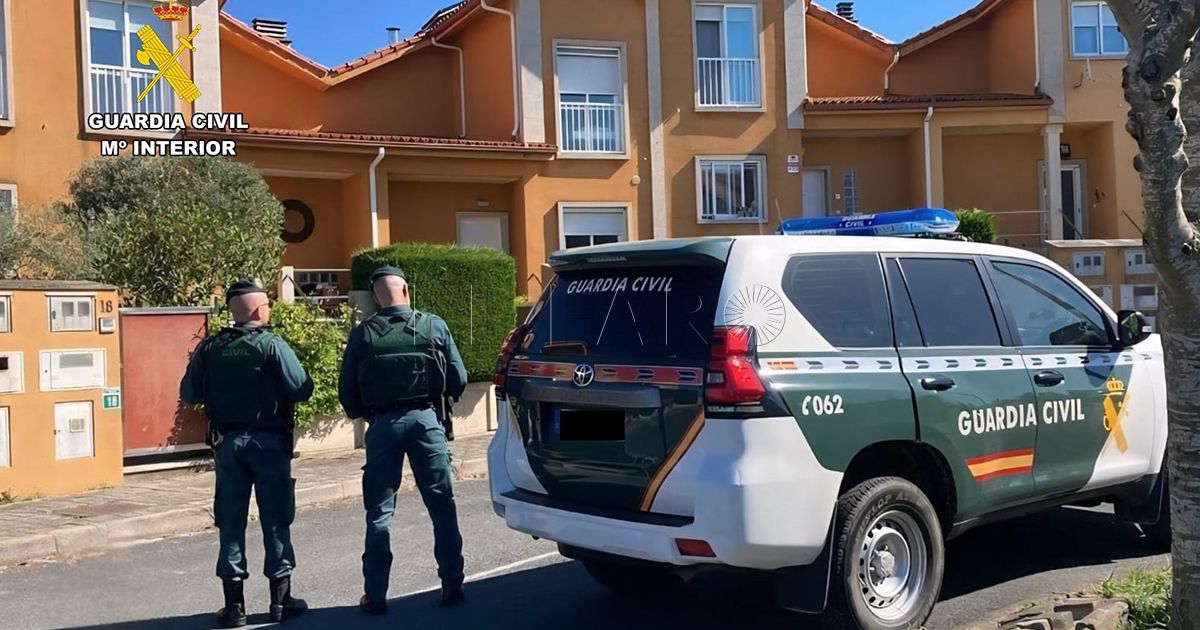 La Guardia Civil pone a disposición judicial a dos presuntos autores de un delito de estafa 'online' de una vivienda vacacional