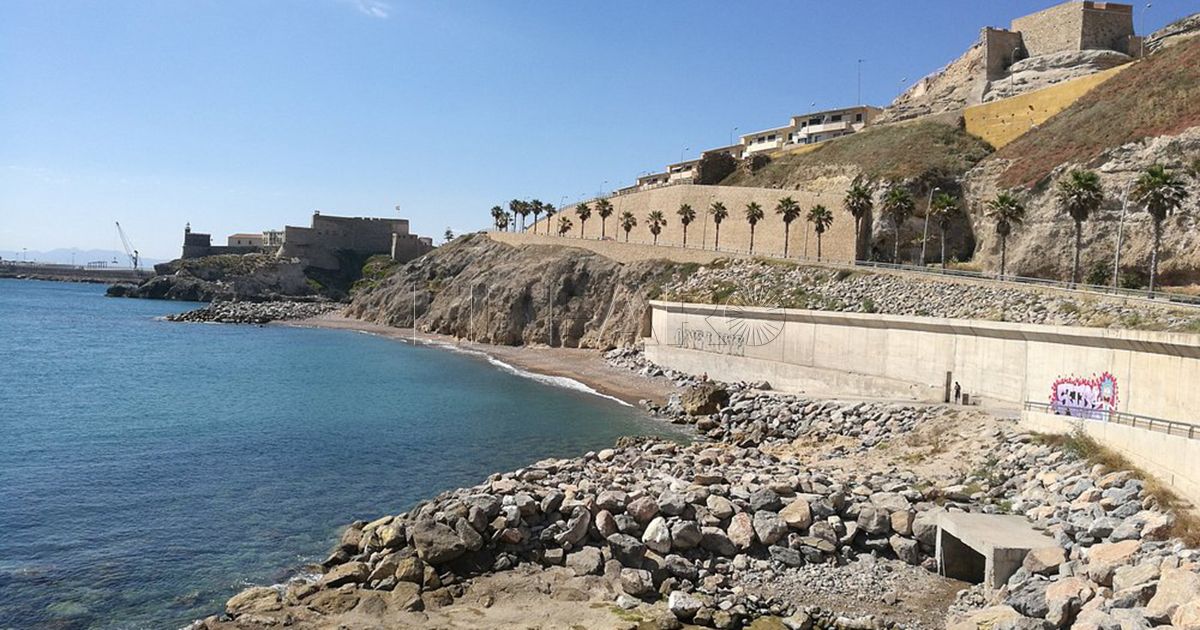 La Guardia Civil interviene tras detectar la entrada de un migrante a nado en Melilla