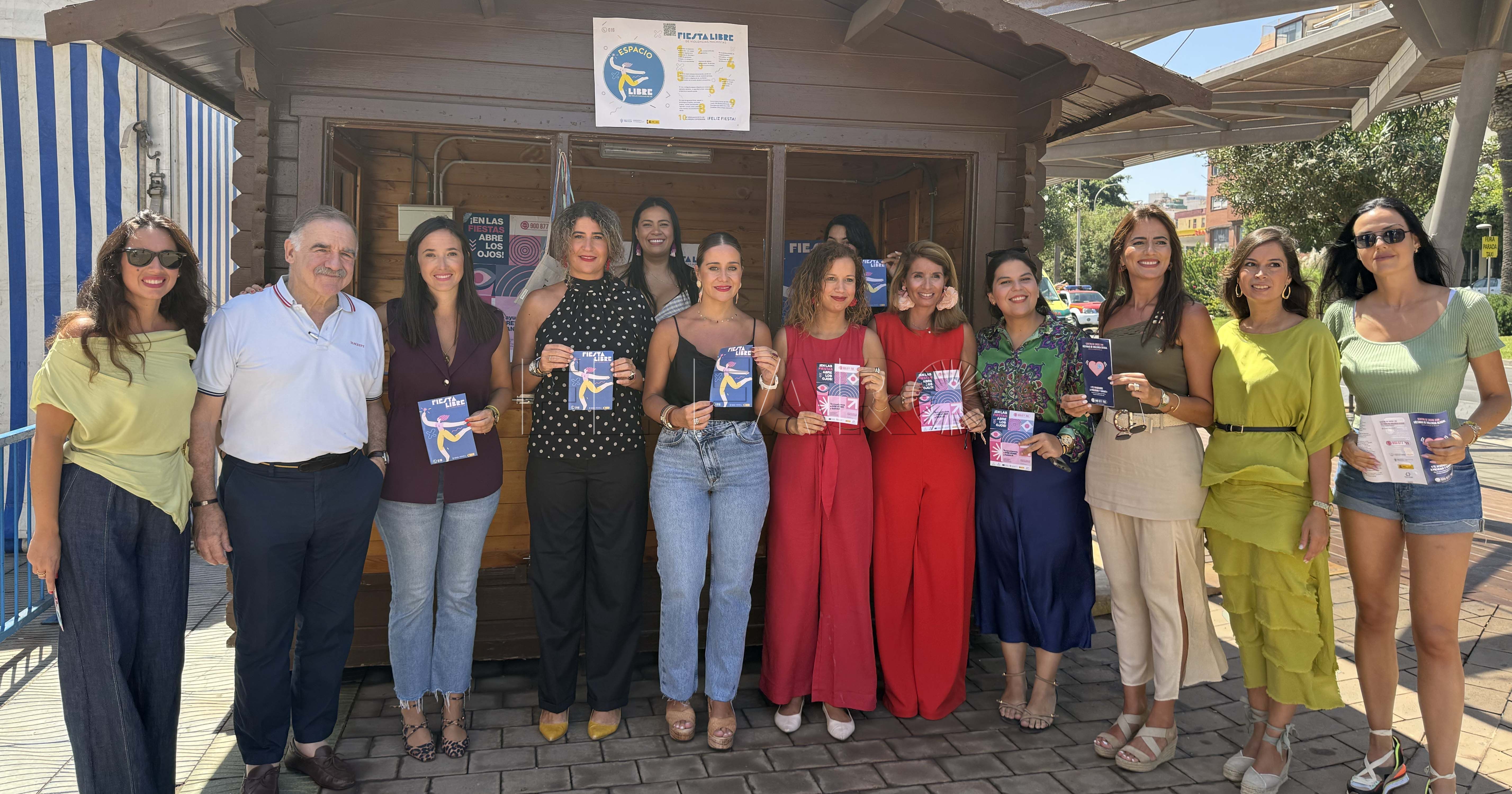 Dirigentes del PP en el Punto Violeta de la Feria