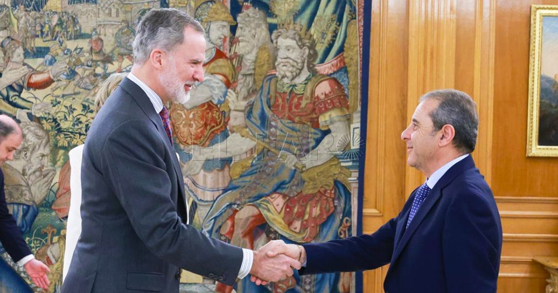 Felipe VI y Enrique Alcoba
