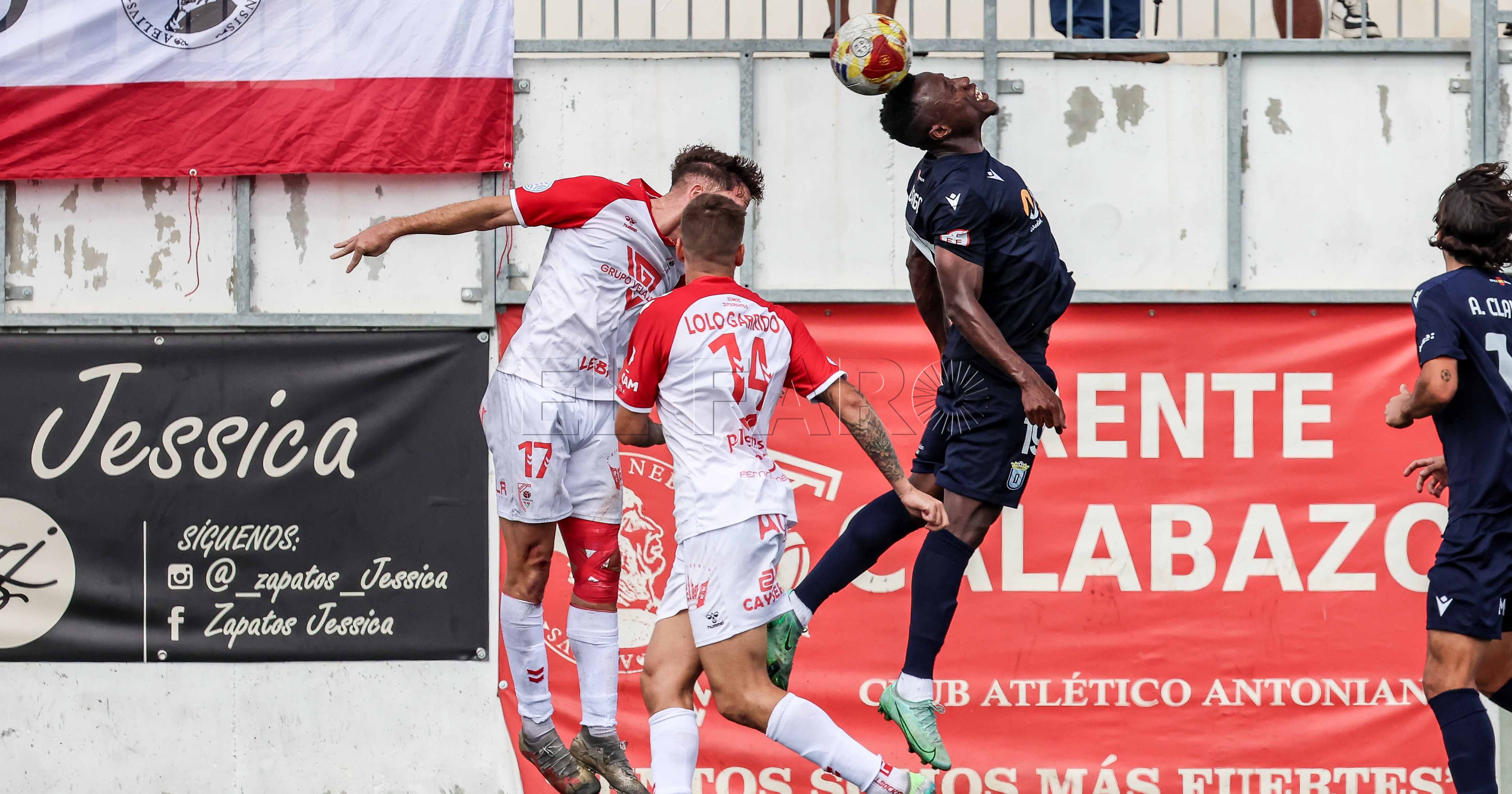 La UD Melilla no saca nada a domicilio