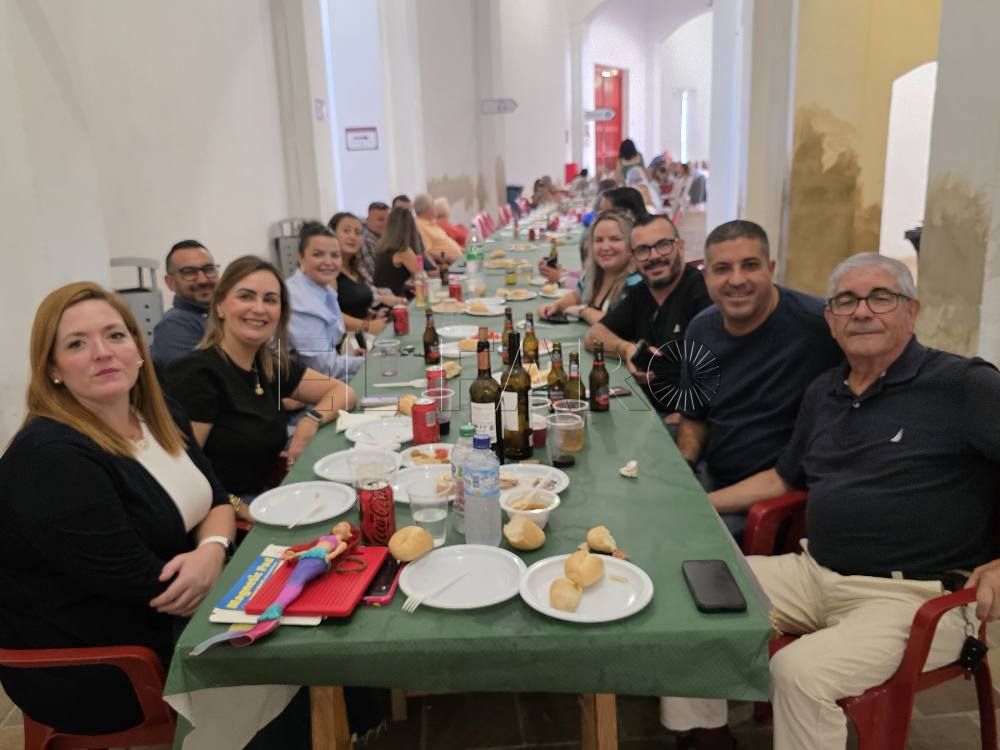 Los veteranos de la Guardia Civil celebran el Pilar en la plaza de toros