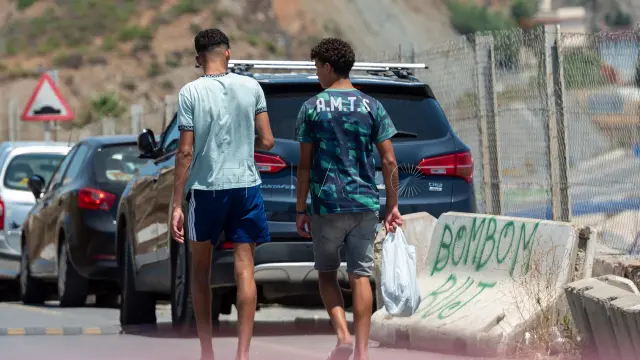 Uno de los tres menores migrantes que iba a ser trasladado es mayor de edad