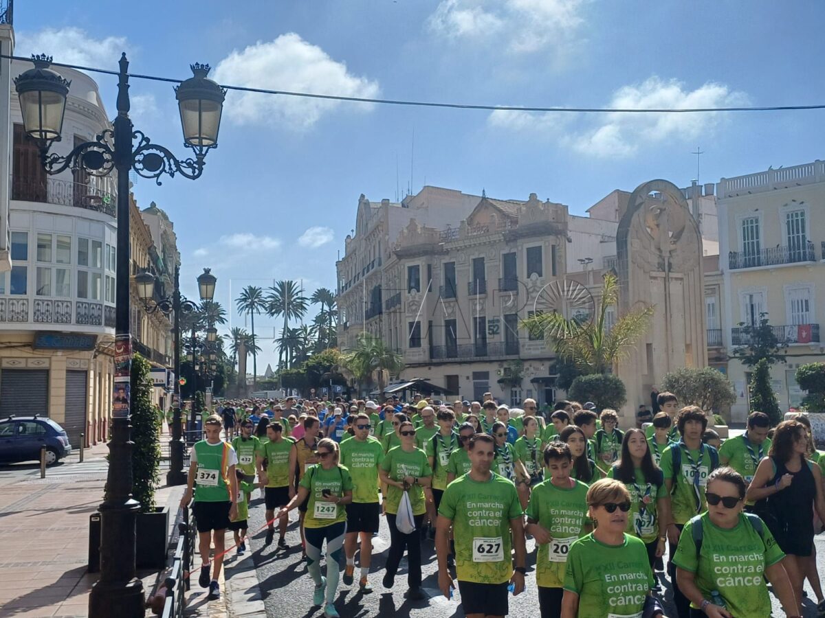 "Caminemos juntos", una marea verde recorre Melilla para visibilizar la lucha contra el cáncer
