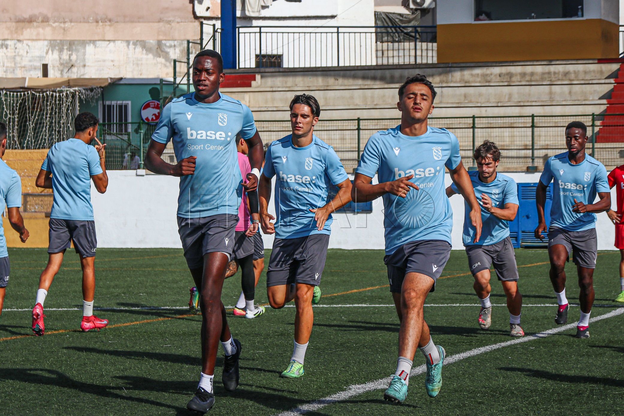 Duelo del filial en un campo difícil