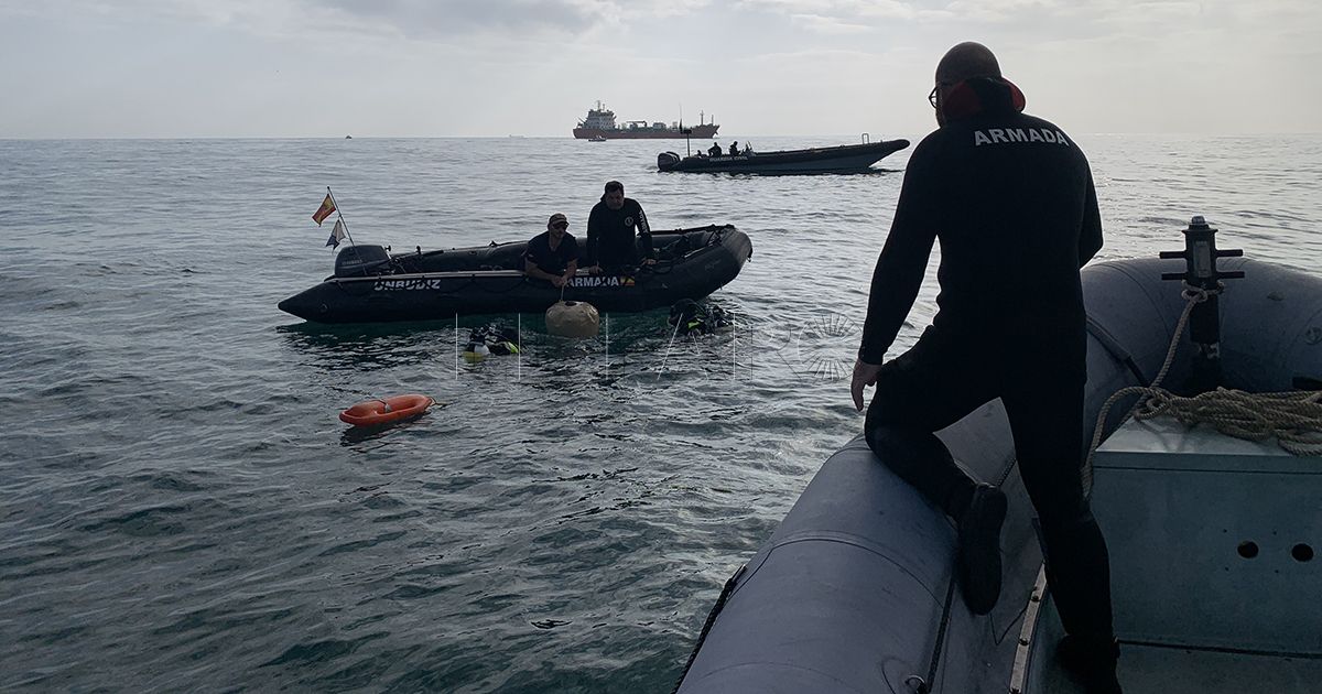 La Armada retira 19 proyectiles de 60 mm y restos de otros proyectiles de diverso calibre en aguas de Melilla