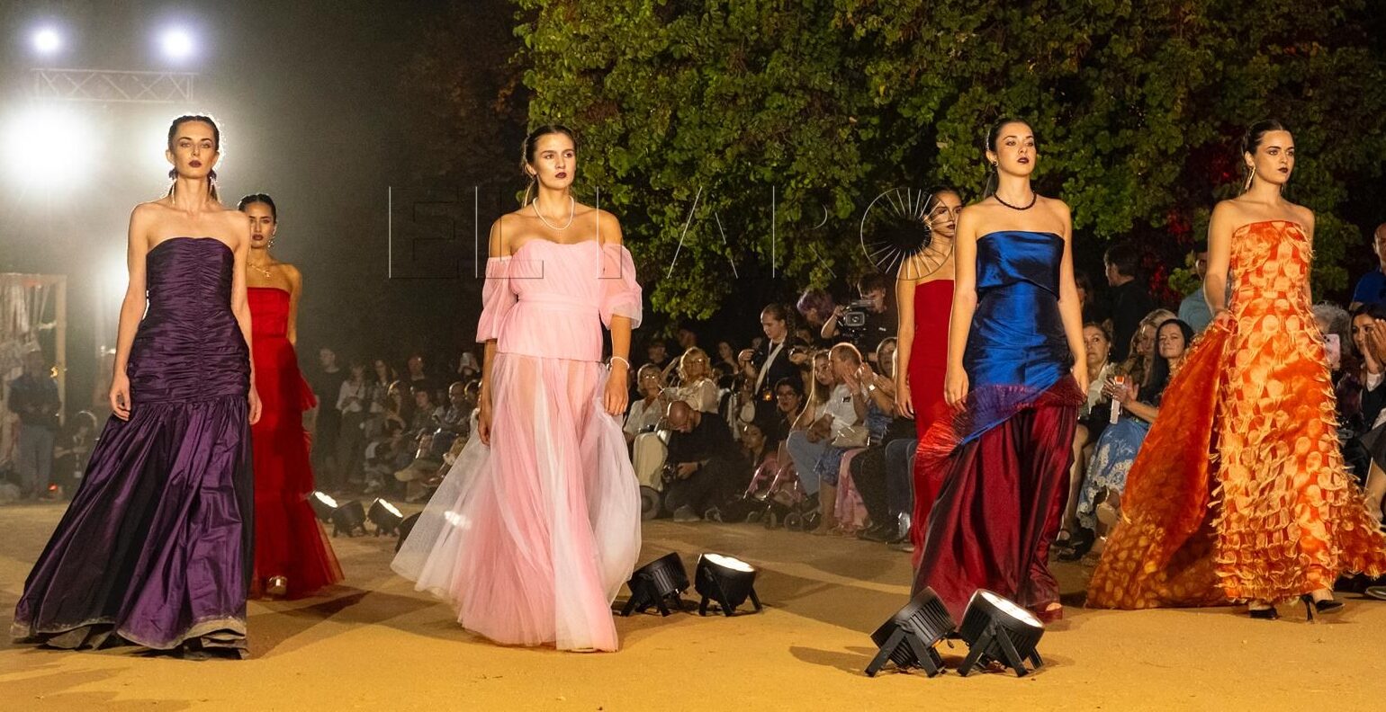 La Escuela de Arte Miguel Marmolejo brilla en la XII Pasarela Fortuny de jóvenes diseñadores