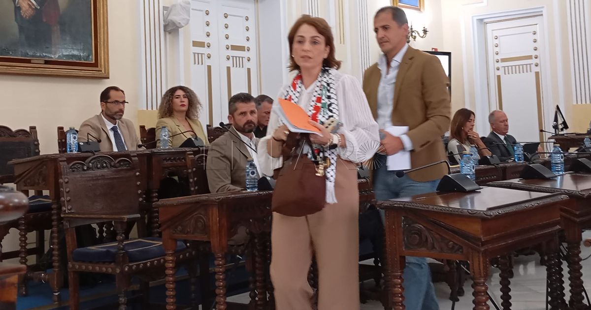 Imbroda expulsa del pleno a Almansouri y sus compañeros de CpM abandonan la sesión