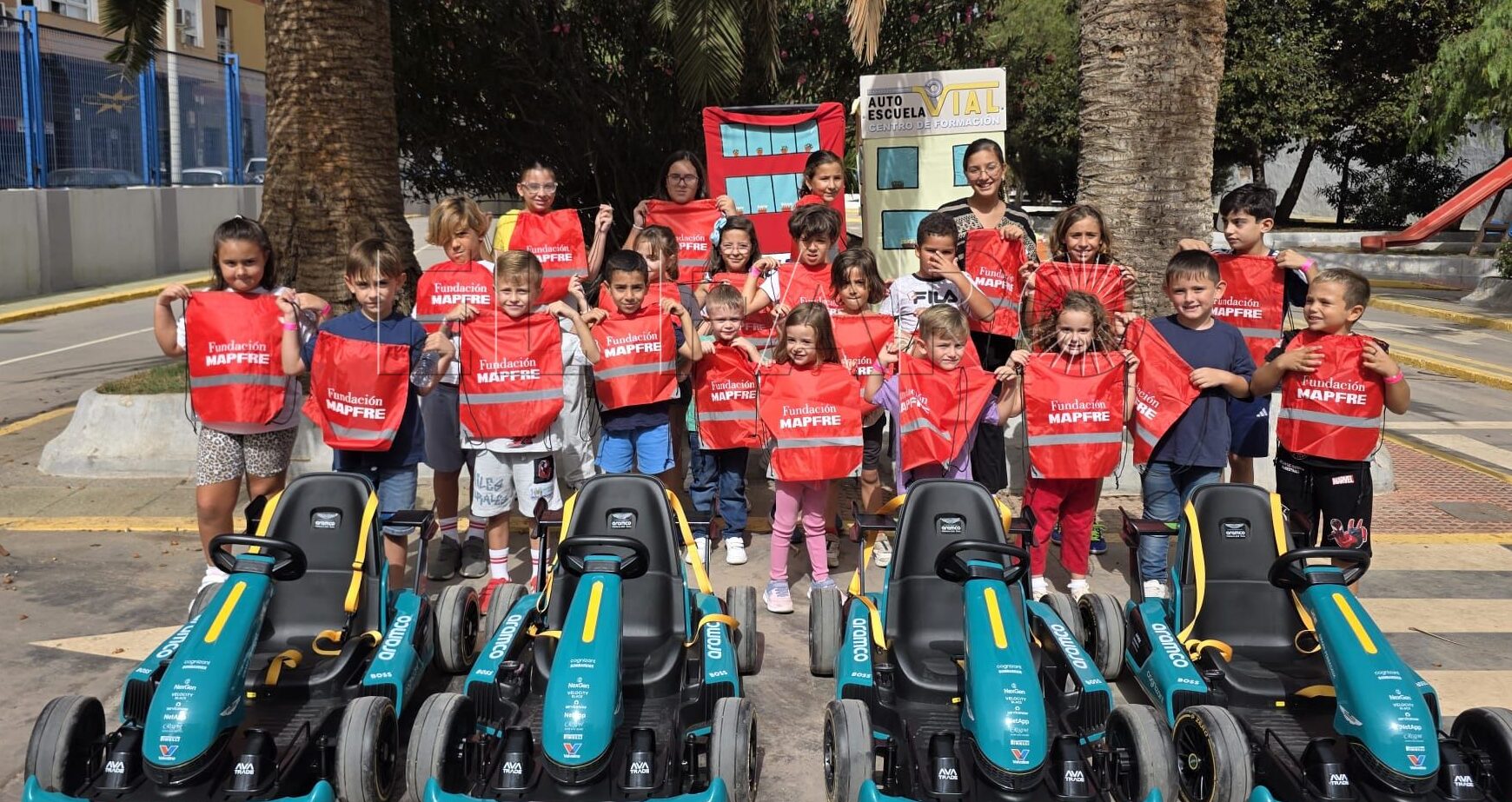 Los niños melillenses aprenden seguridad vial jugando al Mario Kart